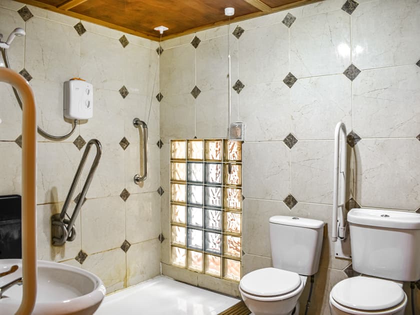 Bathroom | Hallgreen, Inverbervie