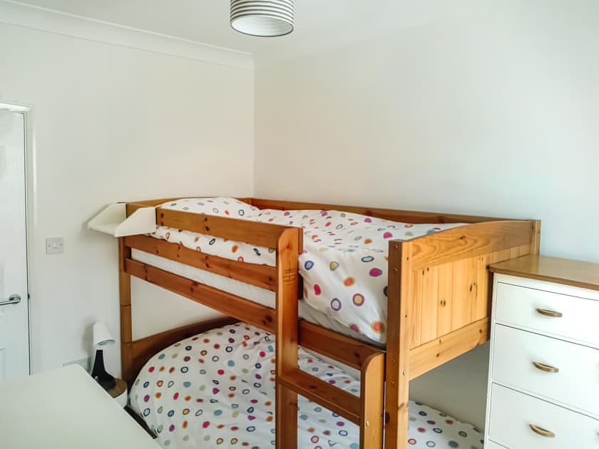 Bunk bedroom | Skimming Stones, Sheringham
