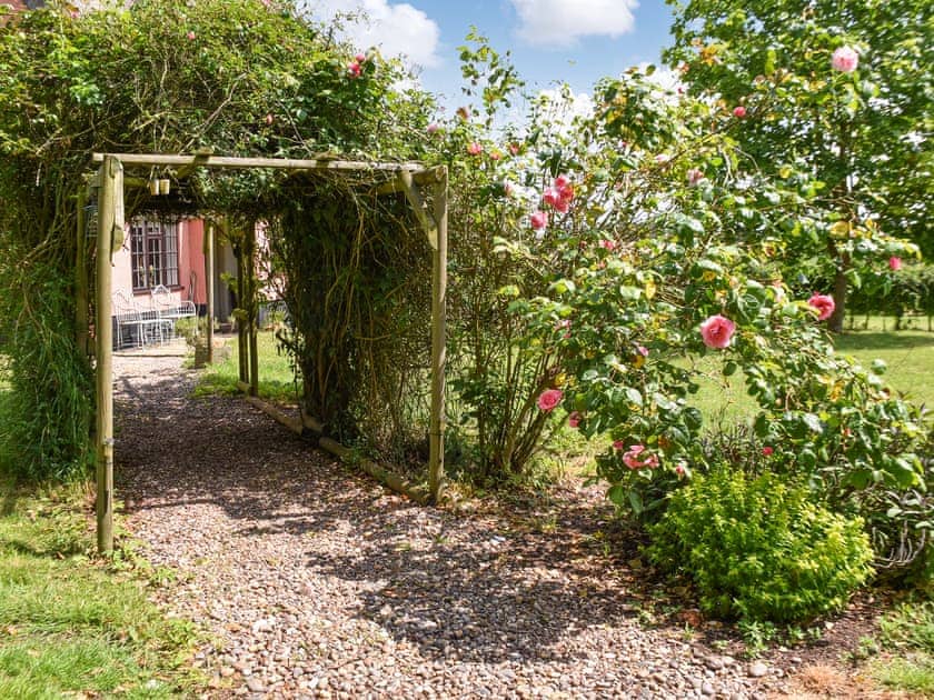 Garden | Grove Cottage, Denham
