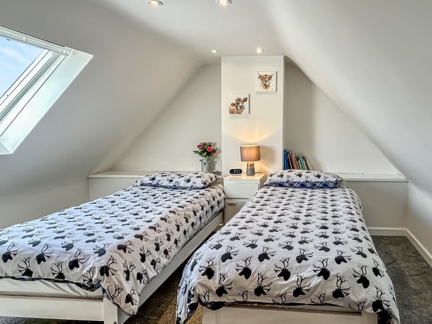 Twin bedroom | Broom Cottage, Newtonmore