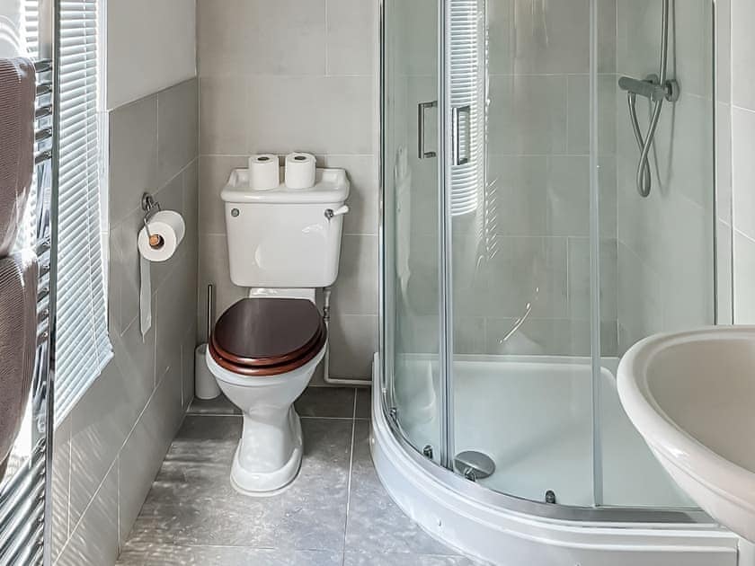 Annex shower room | Thatched Cottage, Sternfield, near Aldeburgh