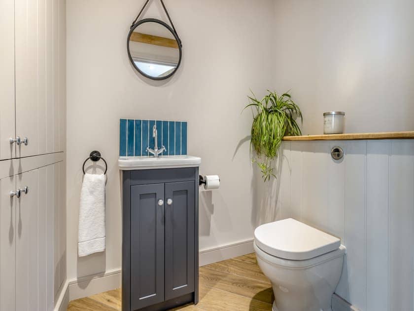 Bathroom | The Granary - Betton Alkmere Farm, Betton Strange, near Shrewsbury