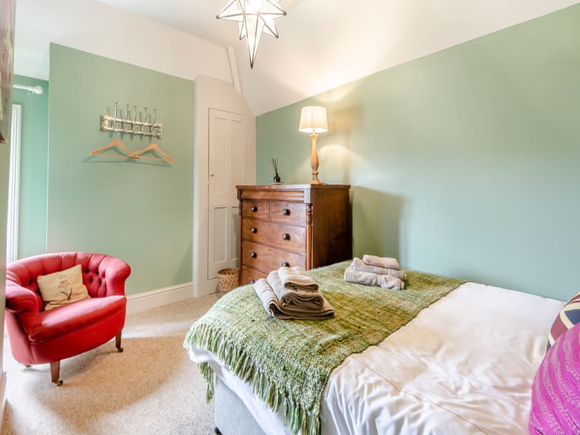 Double bedroom | Lodge Cottage, Belvoir, near Grantham