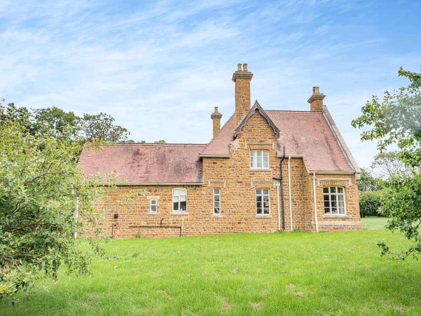 Exterior | Lodge Cottage, Belvoir, near Grantham