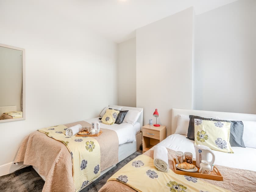 Twin bedroom | House of Light, Harwich