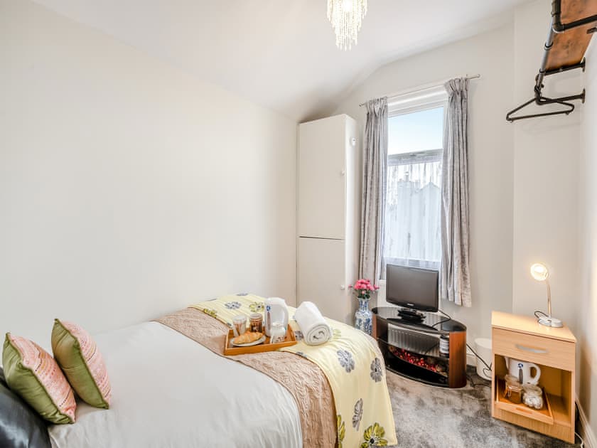 Single bedroom | House of Light, Harwich