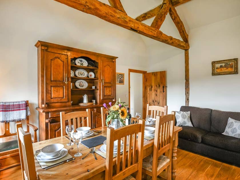 Dining room | Y Dderwen, Penybontfawr