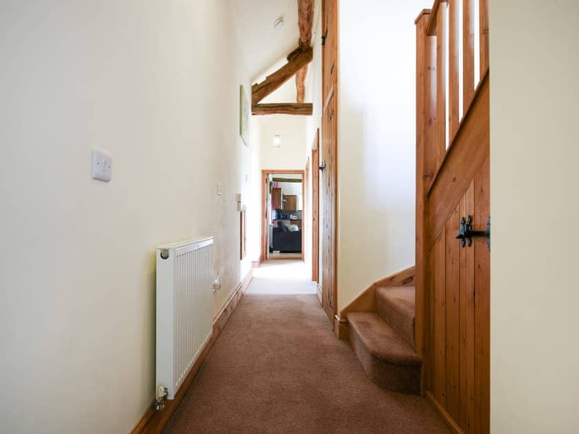 Hallway | Y Dderwen, Penybontfawr