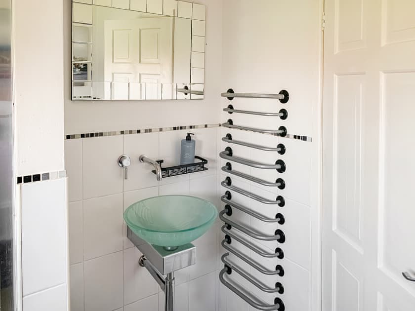 Bathroom | Sunny Prestatyn Apartment, Prestatyn