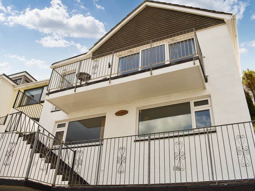 Exterior | The Dawn, Looe