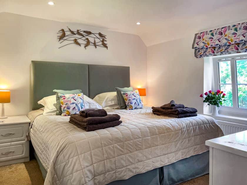 Superking bedroom with 6ft bed  | Foxes Reach, Catbrook, near Tintern