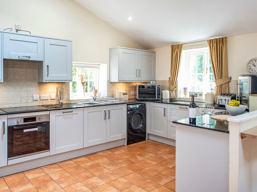 Kitchen area | The Coach House - Stowlangtoft Estate, Bury St. Edmunds