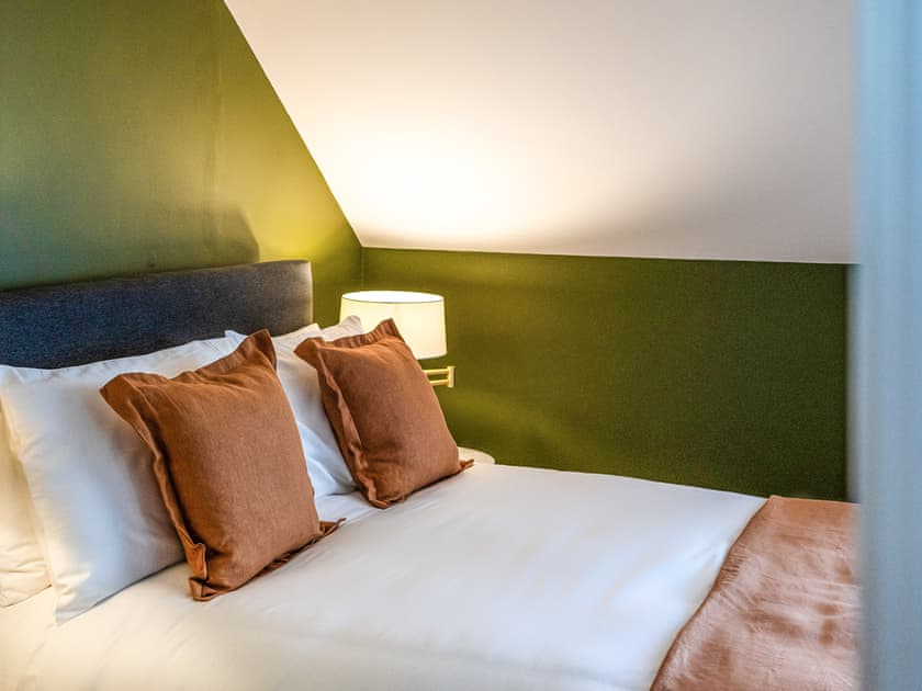 Double bedroom | The Retreat, Llangoedmor