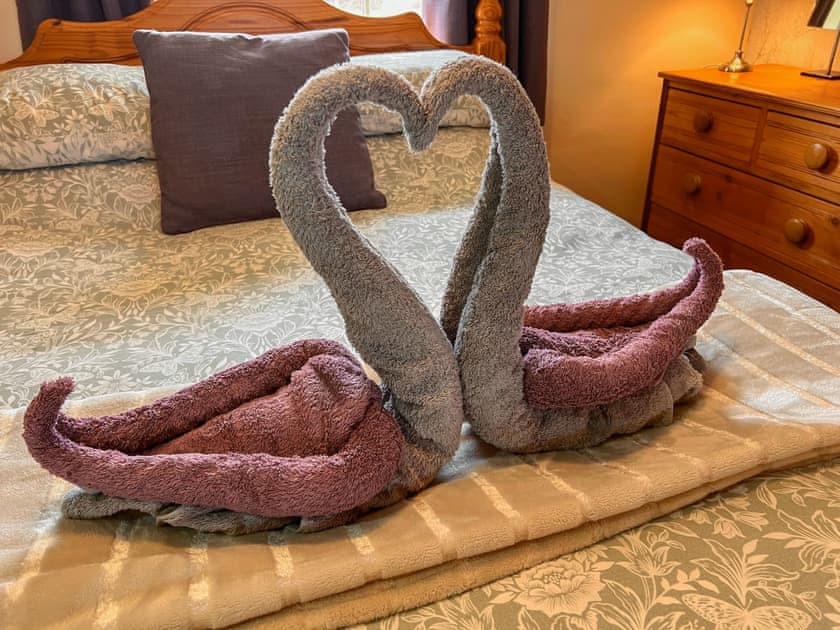 Double bedroom | Estate Cottage, Wheldrake, near York