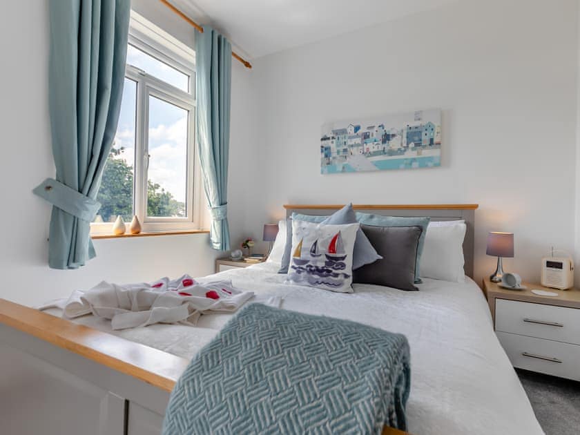 King Size Bedroom | The Retreat, Falmouth