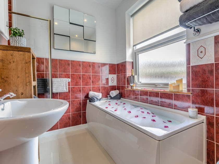 Bathroom | The Retreat, Falmouth