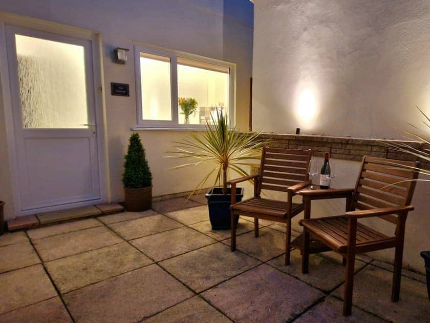 Courtyard | The Retreat, Falmouth