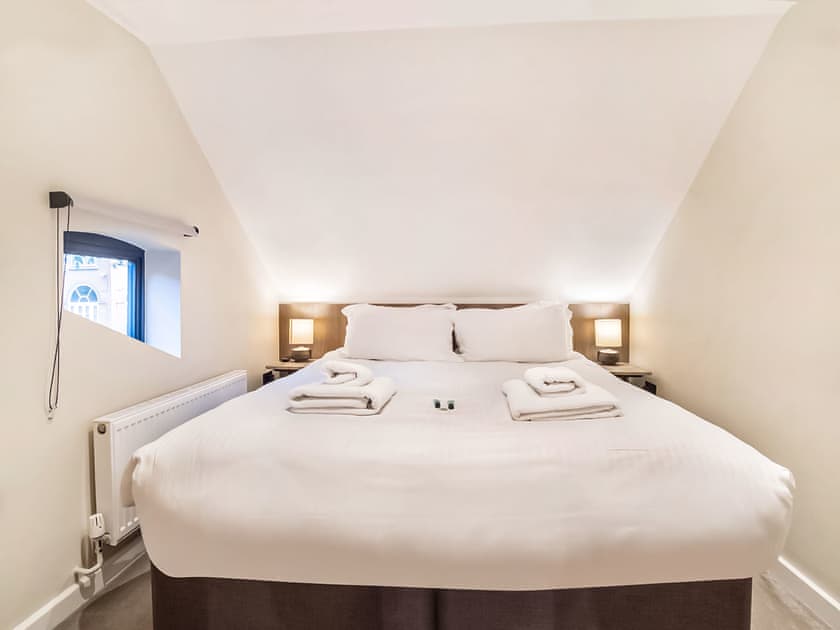 Double bedroom | 4 Monkbar Mews - City Apartments, York