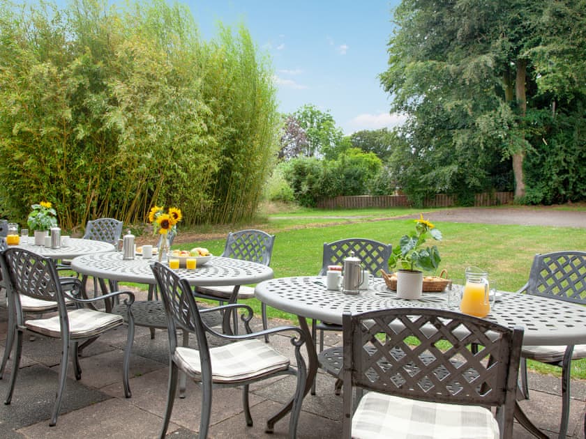 Sitting-out-area | Higher Poulston - Wisteria House -  , Harbertonford, near Totnes