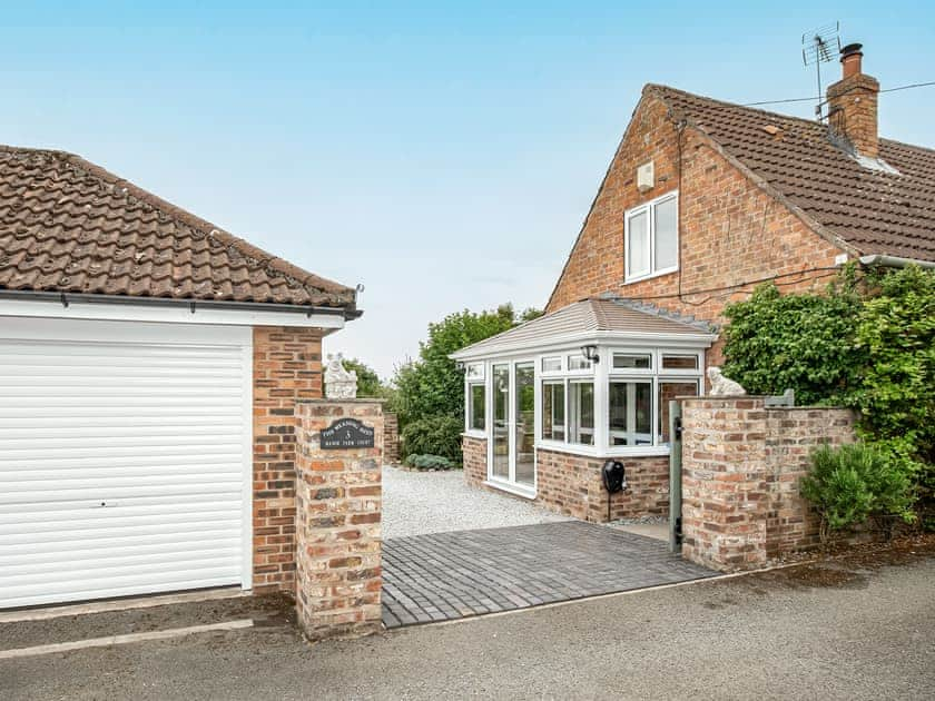 Exterior | The Weaning Shed, Huggate, near York