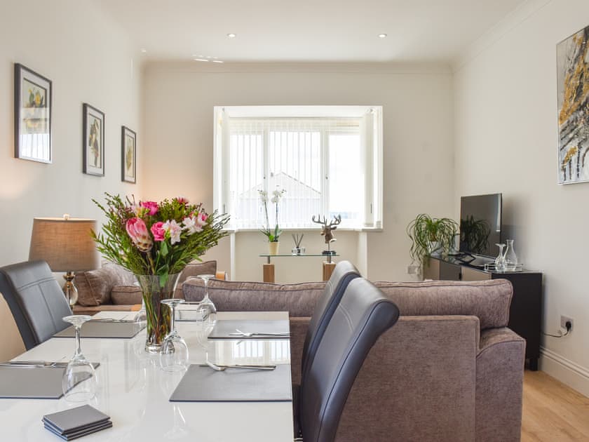 Dining Area | Waun Bungalow, Llanelli