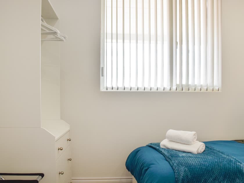 Twin bedroom | Waun Bungalow, Llanelli