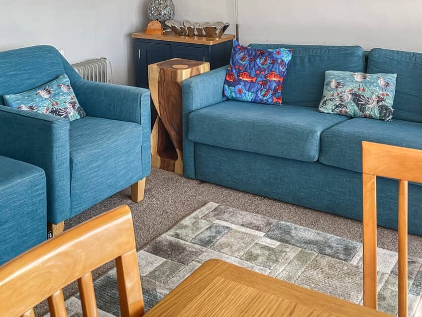 Comfortable living area | 3 Linden Court - Linden Court, Brixham