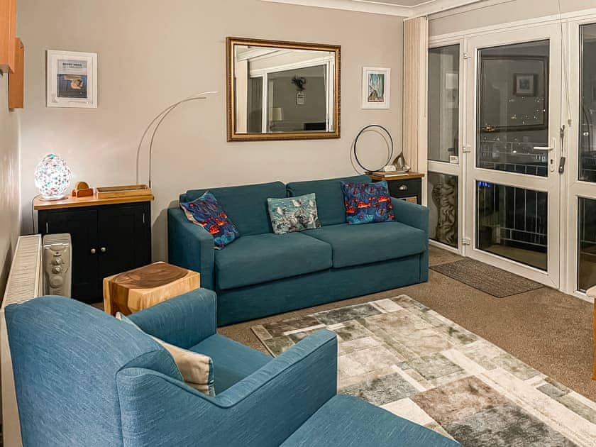 Comfortable living area | 3 Linden Court - Linden Court, Brixham