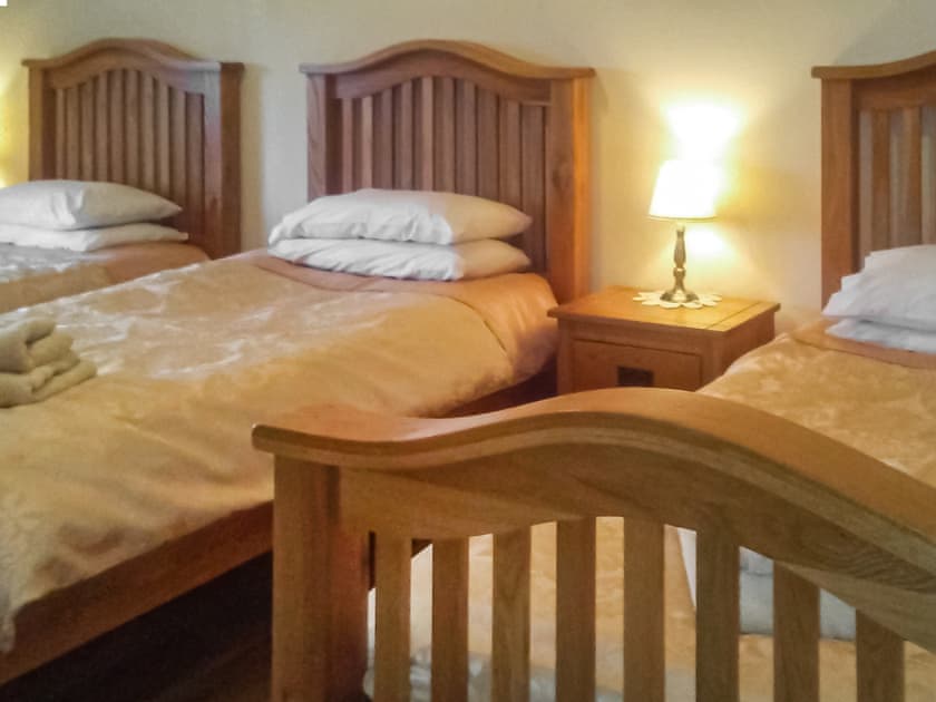 Triple bedroom | Cwm Corn Barn, Dolfor, near Newtown