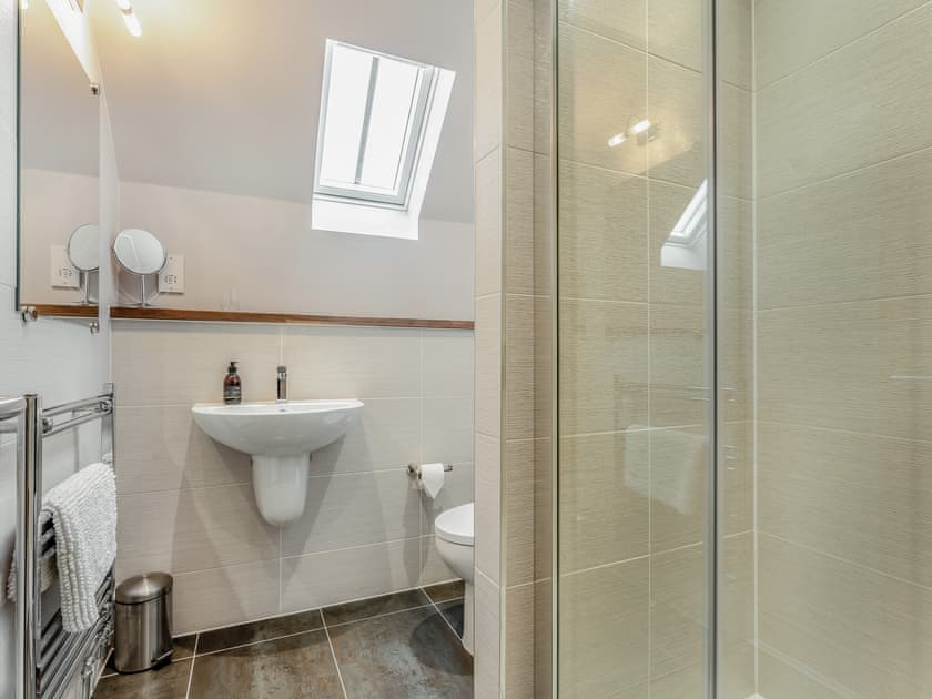 Bathroom | Mayflower - Paddockhall Cottages, Linlithgow, near Edinburgh 
