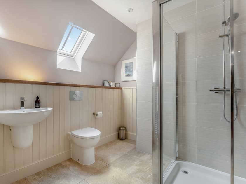 Bathroom | Mayflower - Paddockhall Cottages, Linlithgow, near Edinburgh 