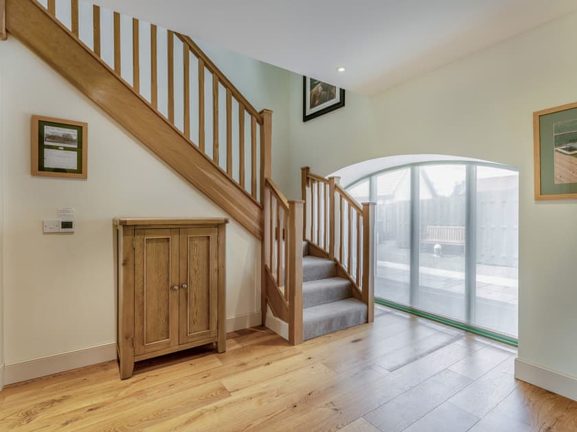 Hallway | Mayflower - Paddockhall Cottages, Linlithgow, near Edinburgh 