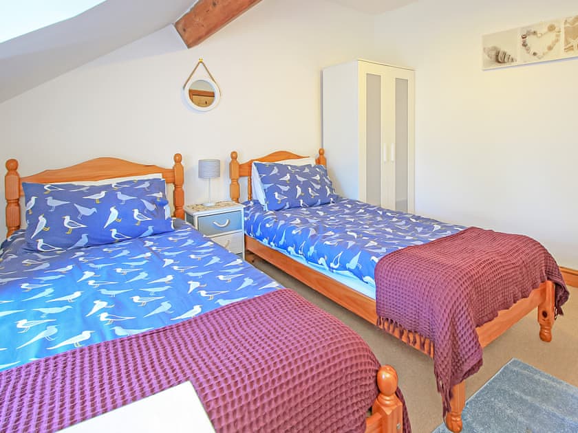 Twin bedroom | Captain’s Rest, Porthmadog