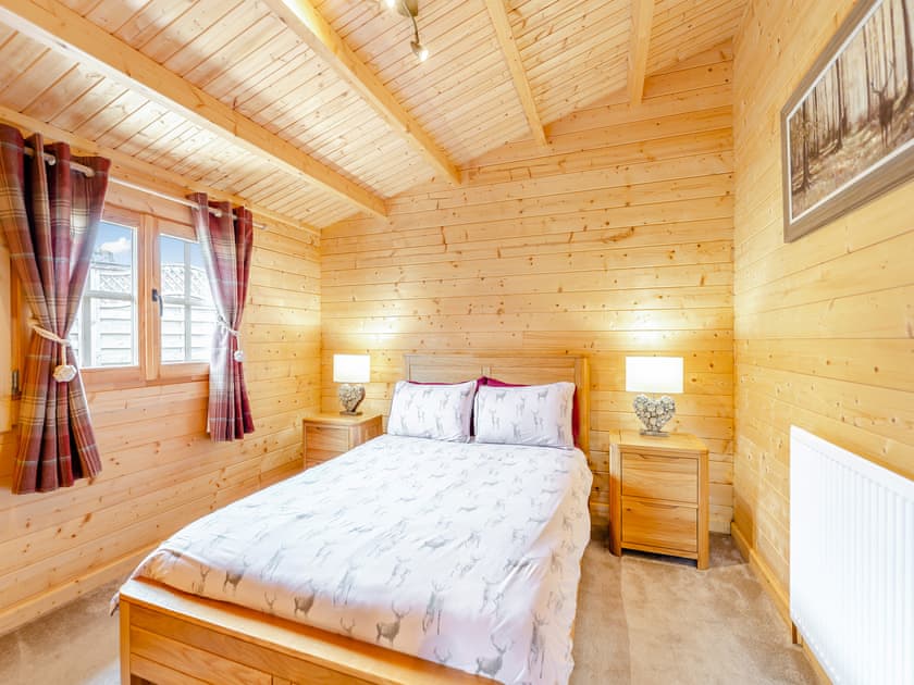 Double bedroom | Lochinvar Clydesdale Cabin - Lochinvar Lets, Plains, near Airdrie