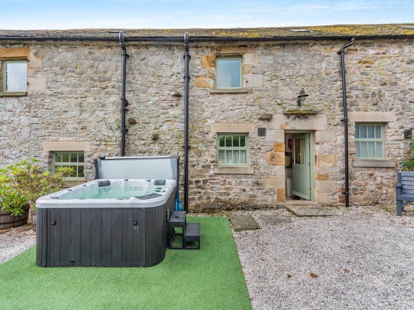 Jacuzzi | Swaledale Cottage - Broad Ecton Farm, Wetton, Ashbourne
