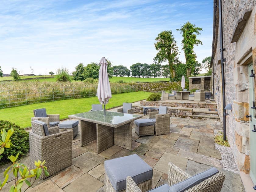 Sitting-out-area | Swaledale Cottage - Broad Ecton Farm, Wetton, Ashbourne