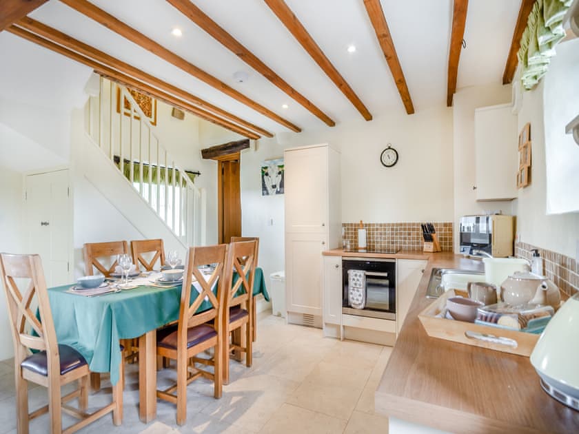 Kitchen/diner | White Park Cottage - Broad Ecton Farm, Wetton, Ashbourne