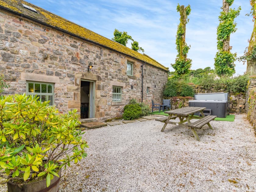 Sitting-out-area | White Park Cottage - Broad Ecton Farm, Wetton, Ashbourne