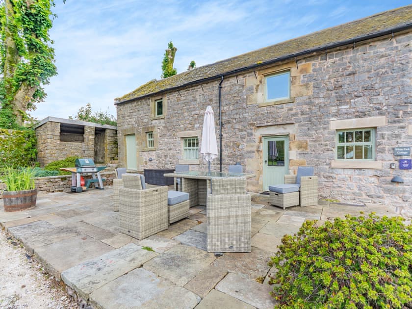 Sitting-out-area | White Park Cottage - Broad Ecton Farm, Wetton, Ashbourne