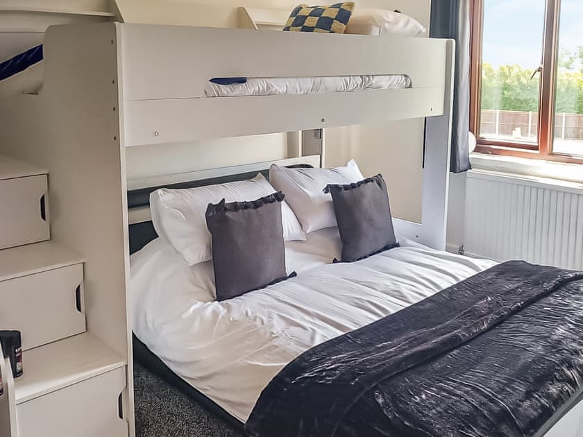 Bunk bedroom | Melsham House, Limpenhoe, near Norwich