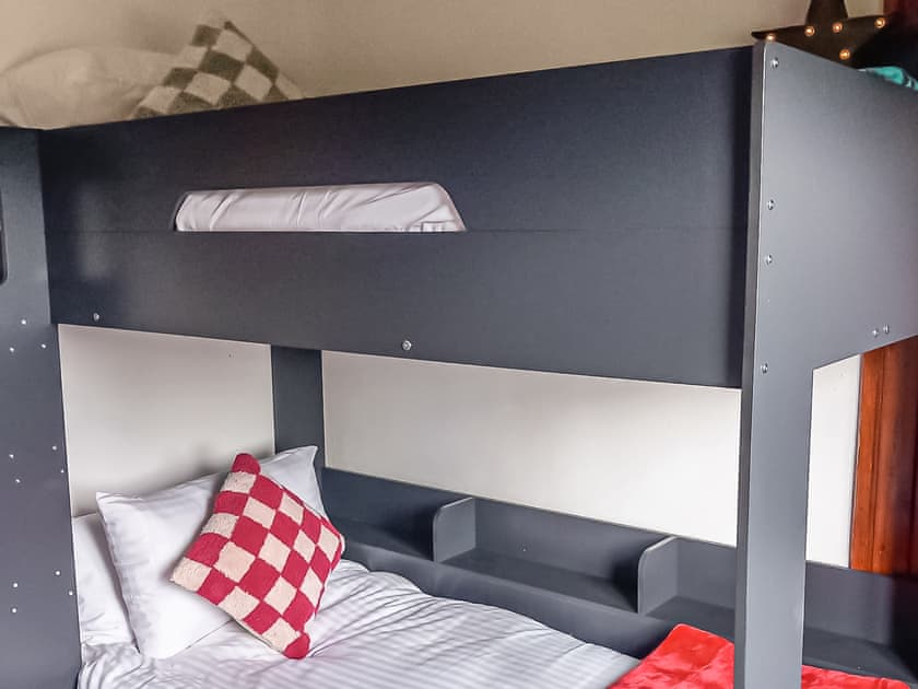Bunk bedroom | Melsham House, Limpenhoe, near Norwich