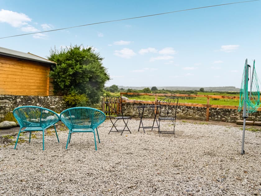 Sitting-out-area | The Hydeaway, Whithorn