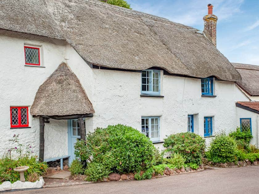 Delightful 17th century thatched cottage | Lobster Cottage, Holcombe, near Dawlish