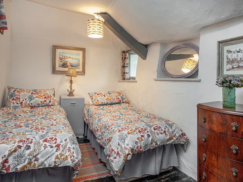 Twin bedroom | Lobster Cottage, Holcombe, near Dawlish