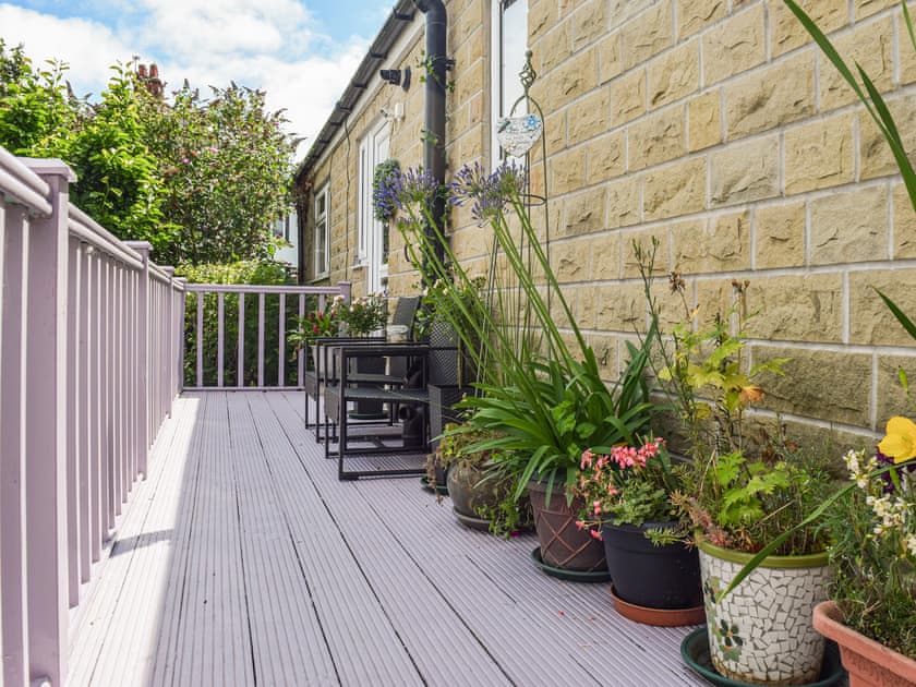 Exterior | Lily Lodge, Almondbury, near Huddersfield