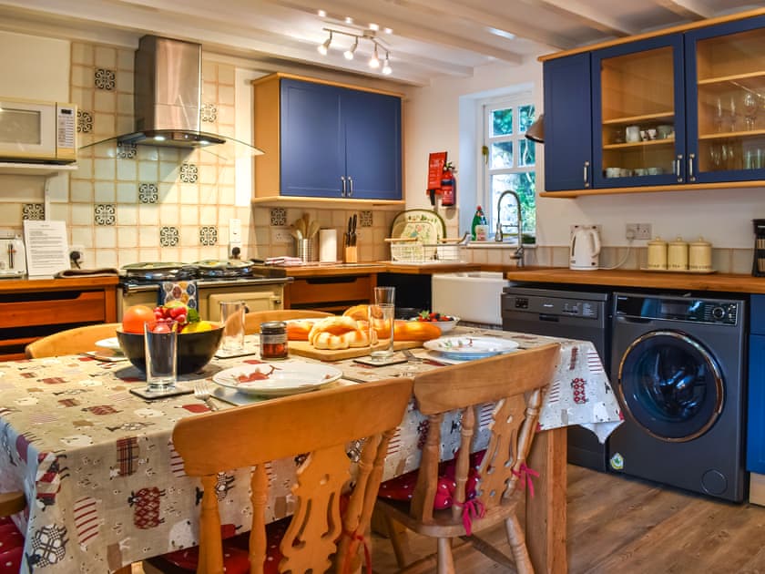 Kitchen/diner | Fox Cottage, Mylor Bridge, near Falmouth