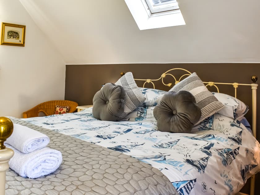 Double bedroom | Fox Cottage, Mylor Bridge, near Falmouth