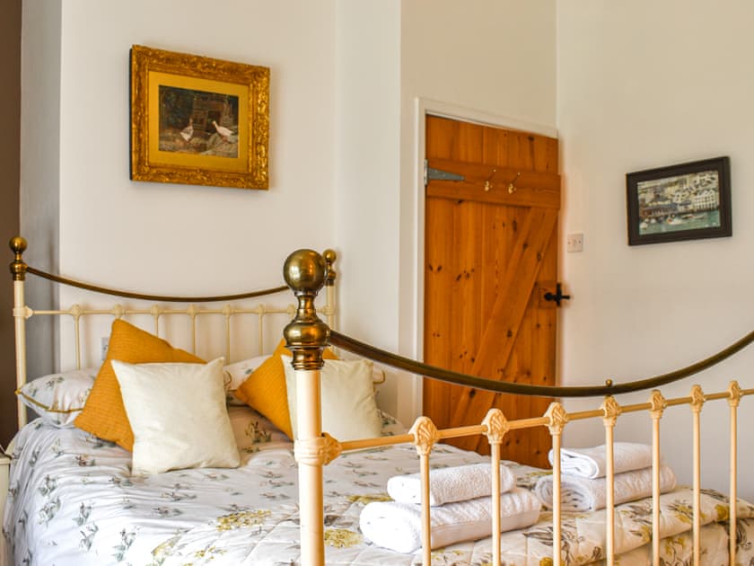 Double bedroom | Fox Cottage, Mylor Bridge, near Falmouth