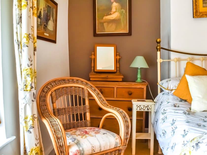 Double bedroom | Fox Cottage, Mylor Bridge, near Falmouth