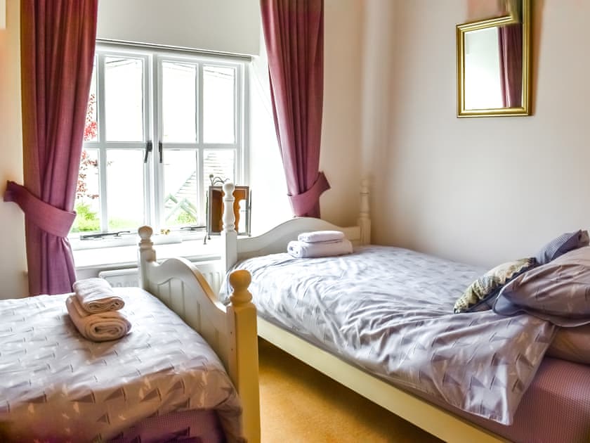 Twin bedroom | Fox Cottage, Mylor Bridge, near Falmouth